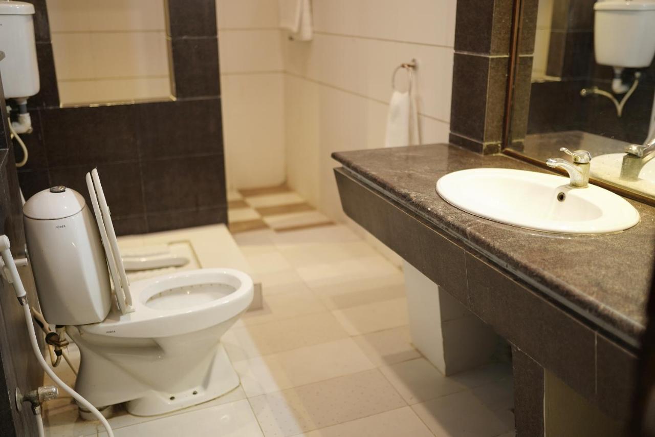 Diamond Lodge Karachi Eksteriør billede